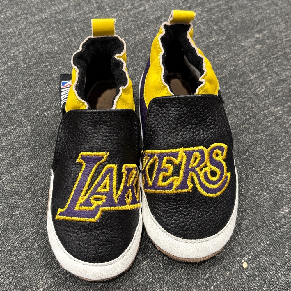 Robeez NBA Soft Soles Lakers 12-18m new